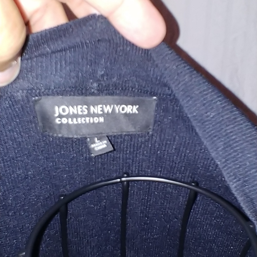 Sweater - Picture 4 of 4